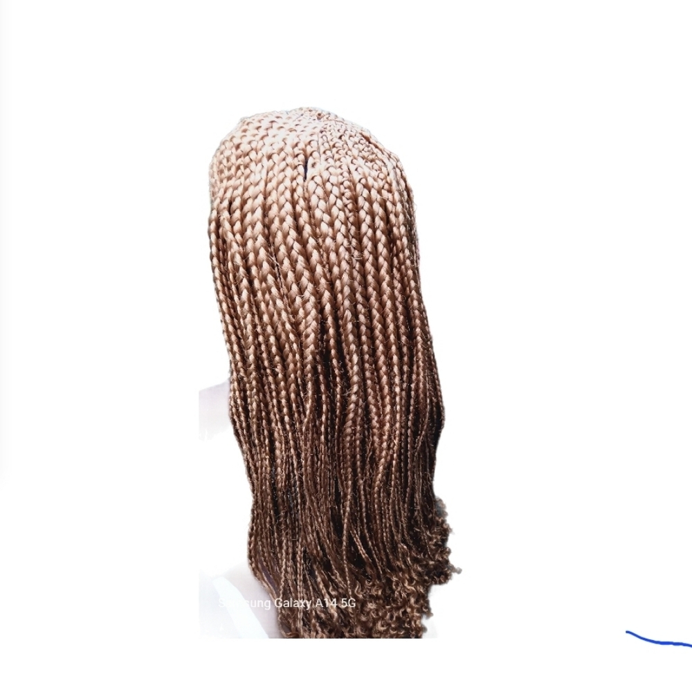 Wig - Picture 3 of 4